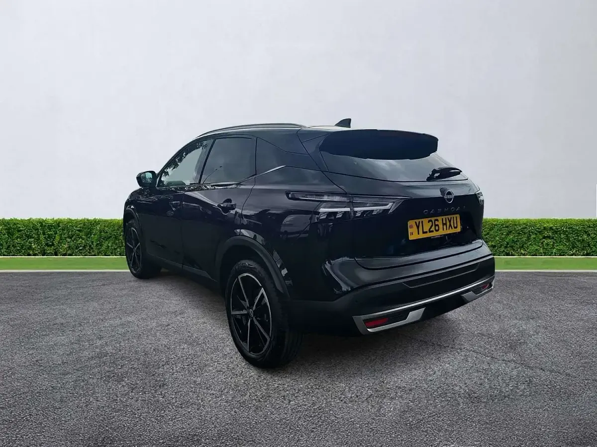 New Nissan Qashqai Tekna 140 HP (102 kW) 2026 Pearl black SUV