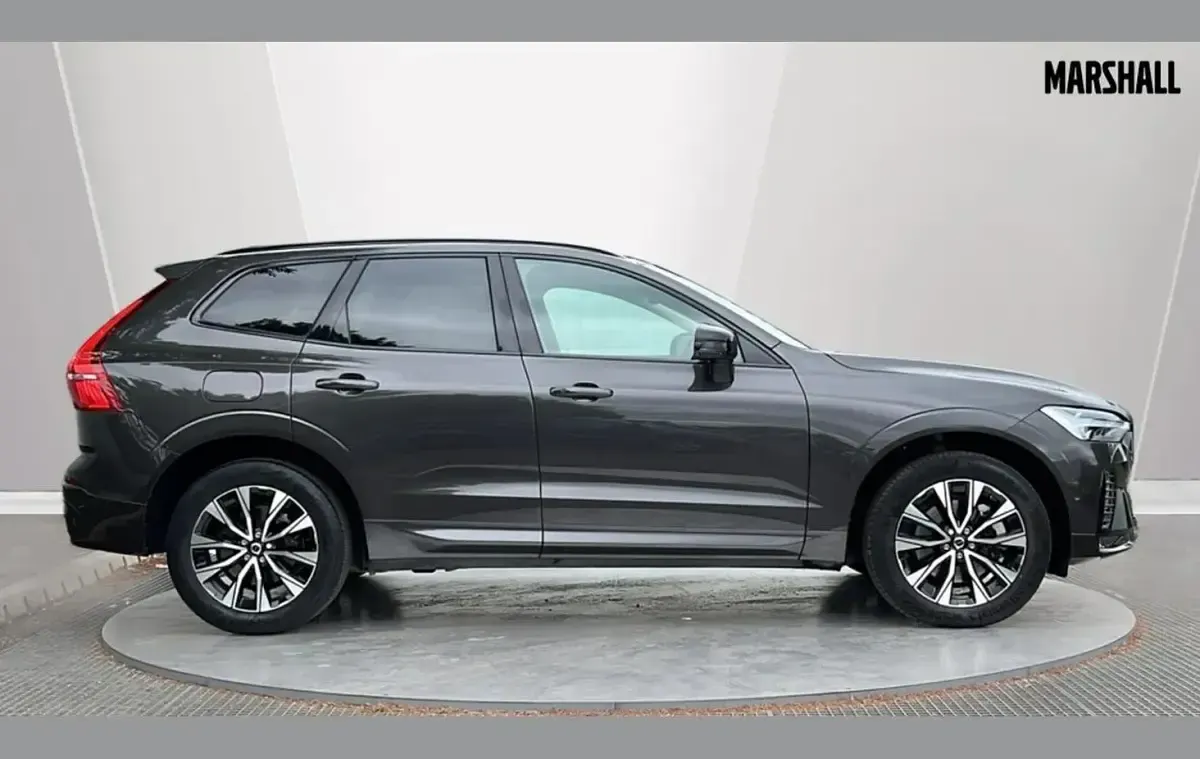 Used Volvo XC60 Plus 197 HP (144 kW) 2023 Metallic  platinum grey SUV