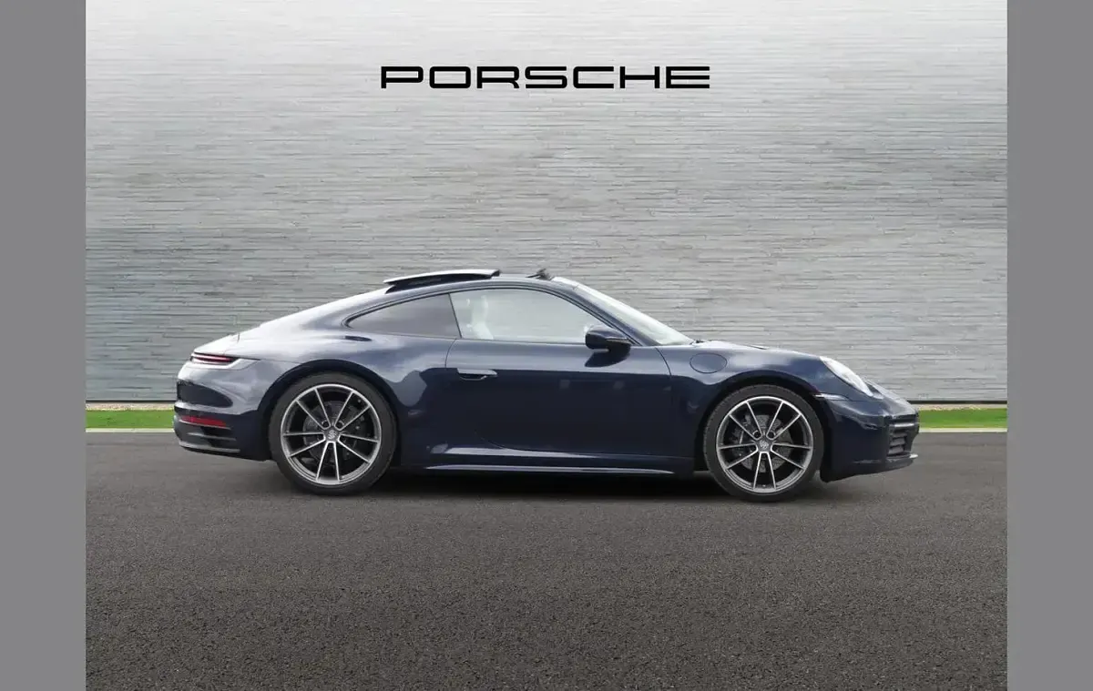 Used Porsche 911 379 HP (278 kW) 2019 Blue Coupe