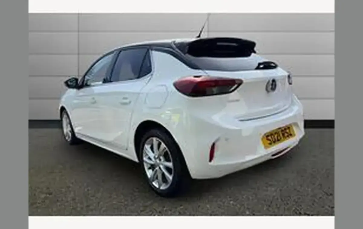 Used Vauxhall Corsa Elite 73 HP (53 kW) 2021 White Hatchback