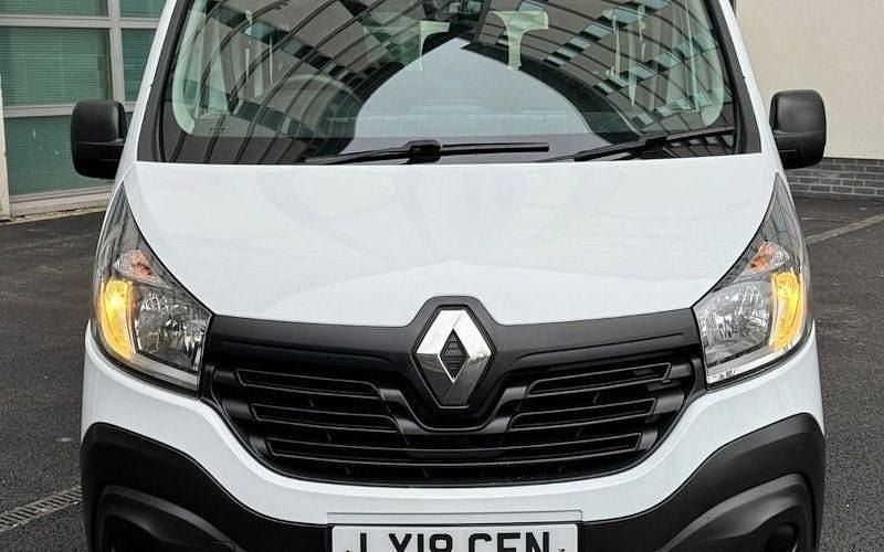 Used Renault Trafic Business 125 HP (91 kW) 2018 White MPV