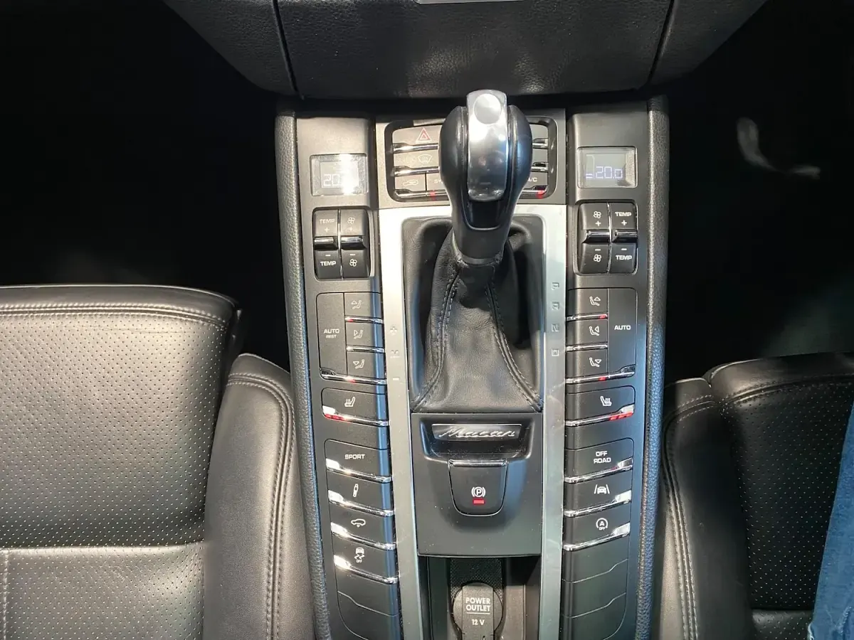 Used Porsche Macan 258 HP (189 kW) 2017 Silver SUV