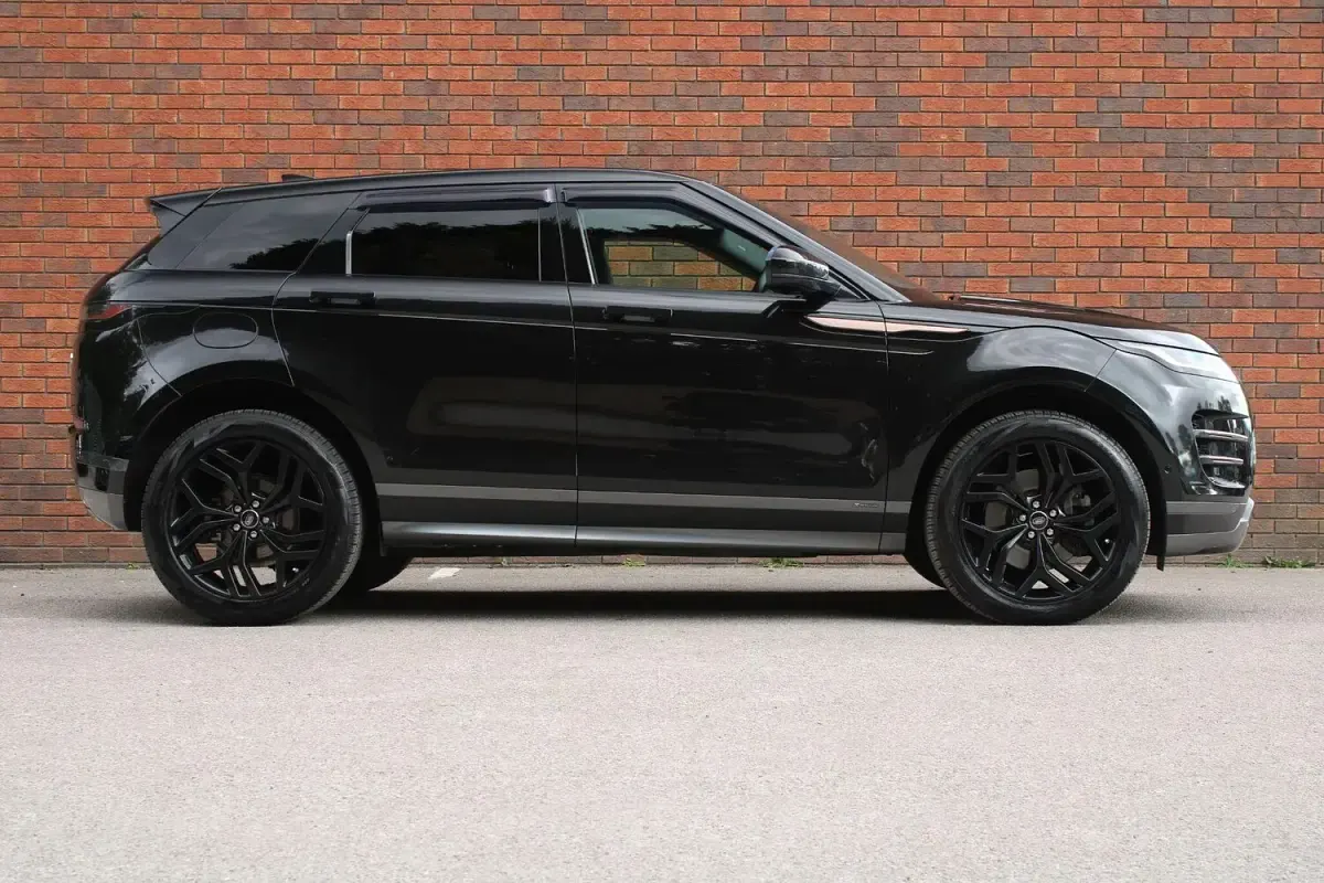 Used Land Rover Range Rover evoque SE Dynamic 2019 Black SUV