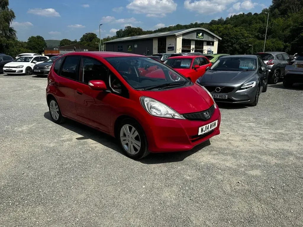 Used Honda Jazz ES 2014 Red Hatchback