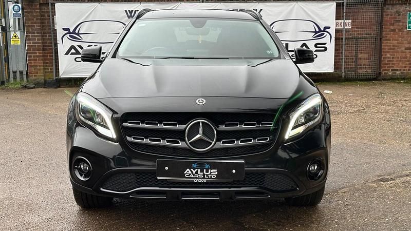 Used Mercedes GLA180 Urban 122 HP (89 kW) 2019 Black SUV