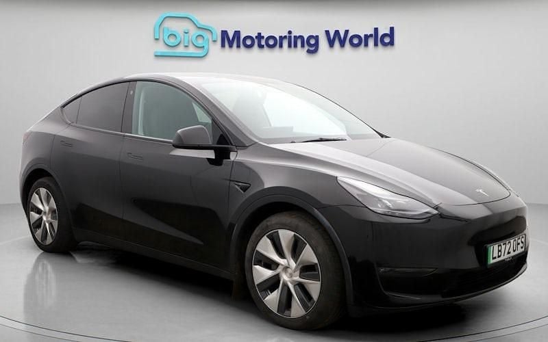Used 2025 Tesla Model Y Long Range AWD SUV | £27,300 (Good price) - Image 1/4