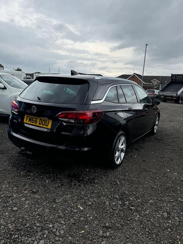 Used Vauxhall Astra SRi 2017 Black Estate