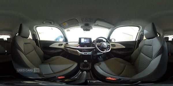 New Suzuki Swift 82 HP (60 kW) 2025 White Hatchback