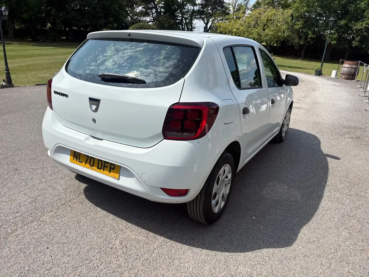 Used Dacia Sandero Essentiel 91 HP (66 kW) 2020 White Hatchback
