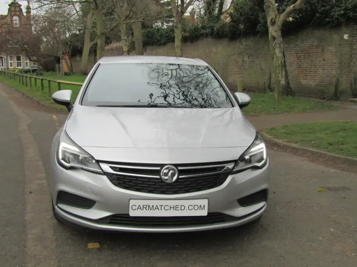 Begagnad Vauxhall Astra 110 HK (80 kW) 2016 Silver Halvkombi