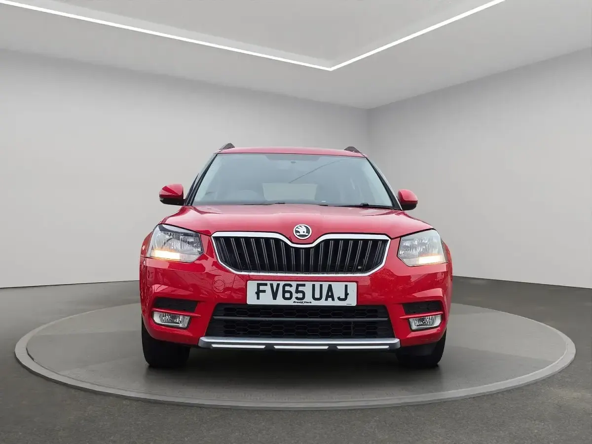 Used Skoda Yeti 110 HP (80 kW) 2016 Red SUV