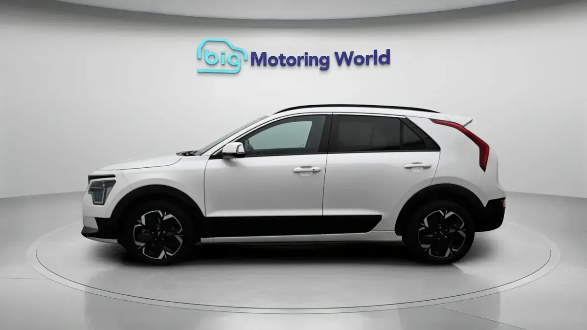 Begagnad Kia e-Niro 150 kW (204 HK) 2023 Vit SUV