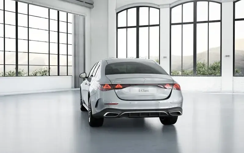 New Mercedes E200 AMG Line Premium 204 HP (150 kW) 2025 Sedan