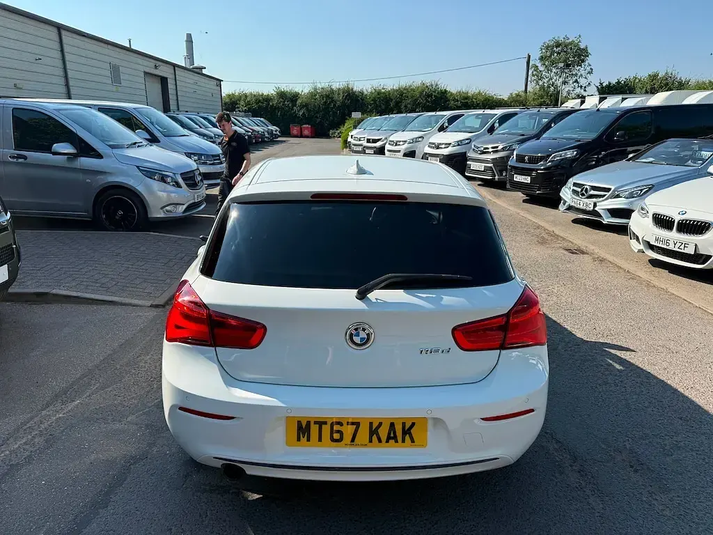 Used BMW 118 Sport Line 150 HP (110 kW) 2017 White Hatchback