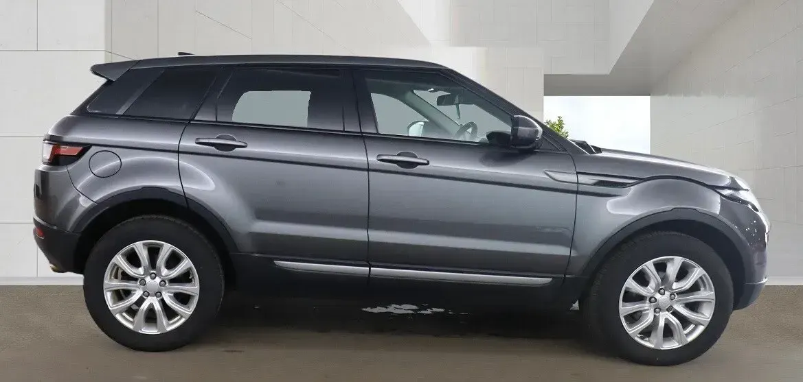 Used Land Rover Range Rover evoque SE 2017 Grey Estate