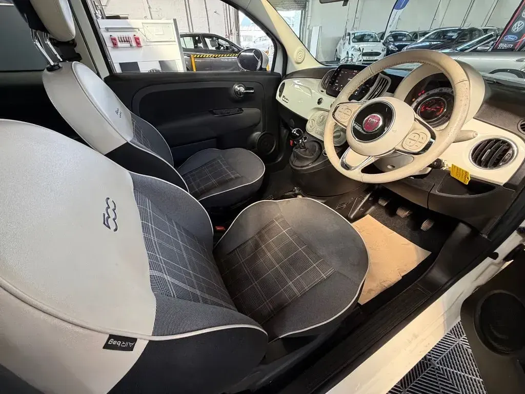 Used Fiat 500 Lounge 69 HP (50 kW) 2018 White Hatchback