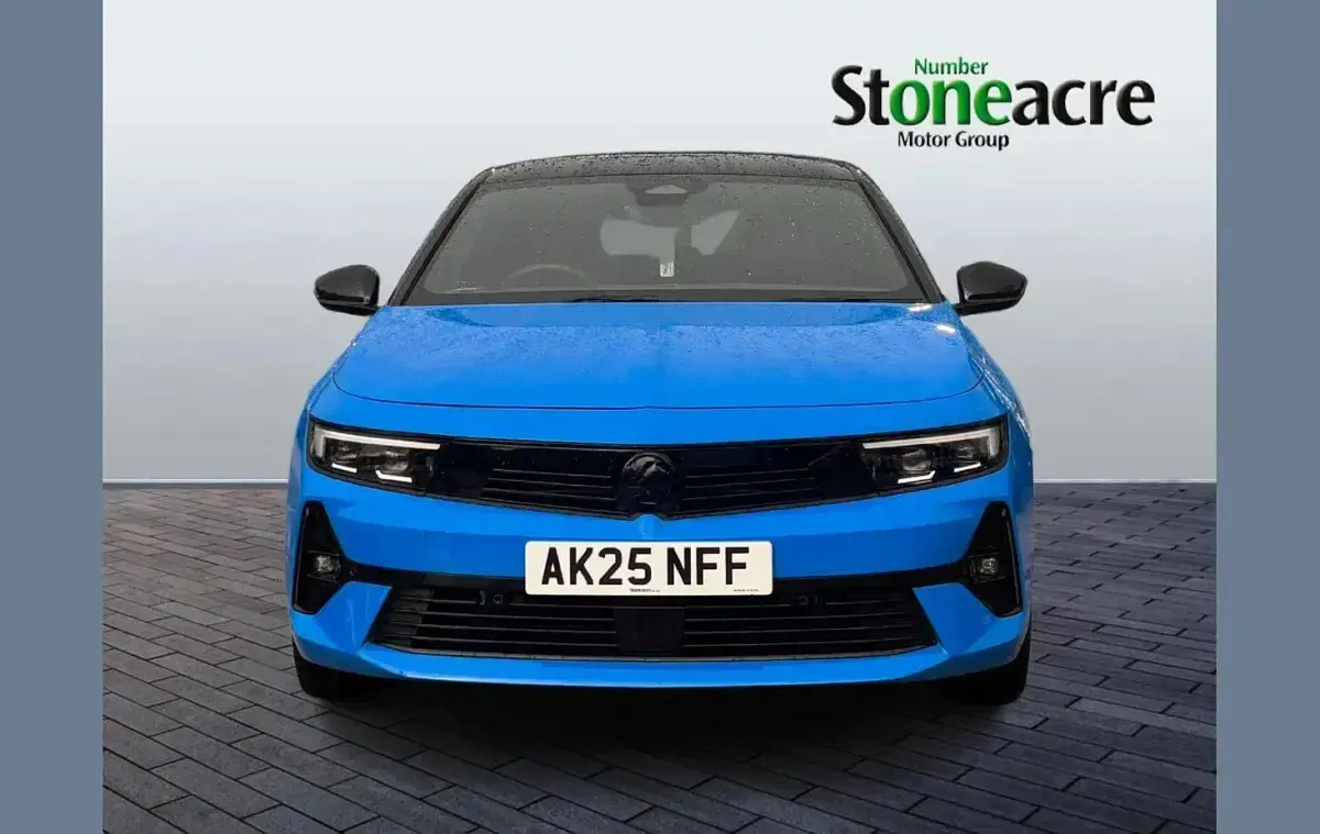 Używany Vauxhall Astra Ultimate 130 KM (95 kW) 2025 Niebieski Hatchback