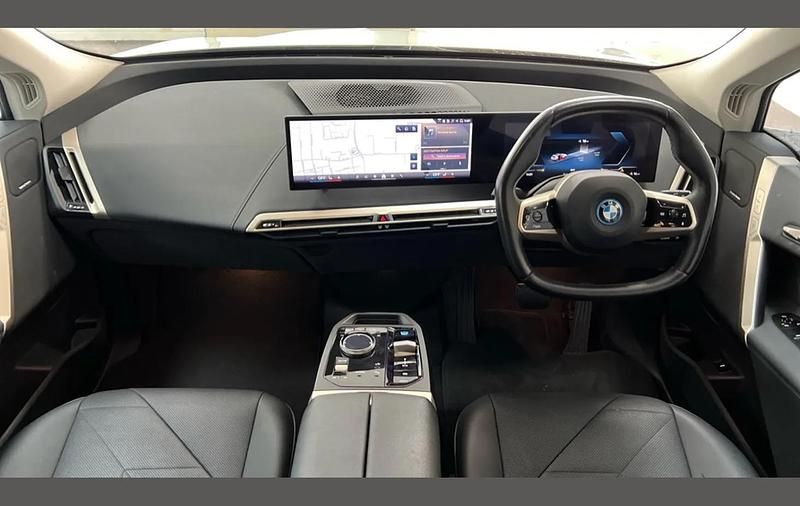 Usado BMW iX Sport Line 239 kW (326 HP) 2023 Branco SUV