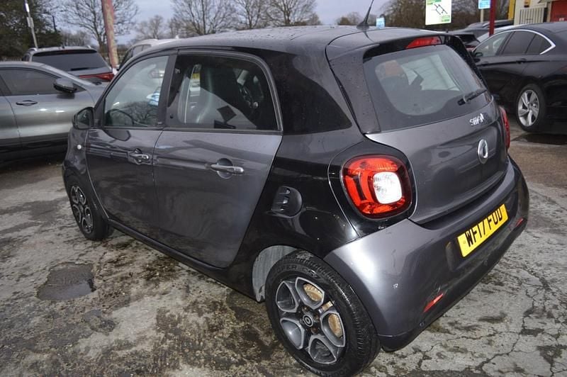 Used Smart ForFour Premium 71 HP (52 kW) 2017 Grey Hatchback