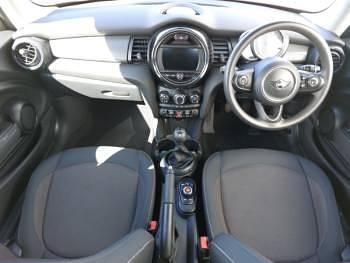 Usado Mini Cooper 136 CV (100 kW) 2018 Rojo Utilitario