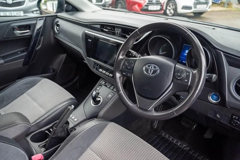 Used Toyota Auris Hybrid 2015 Blue Hatchback