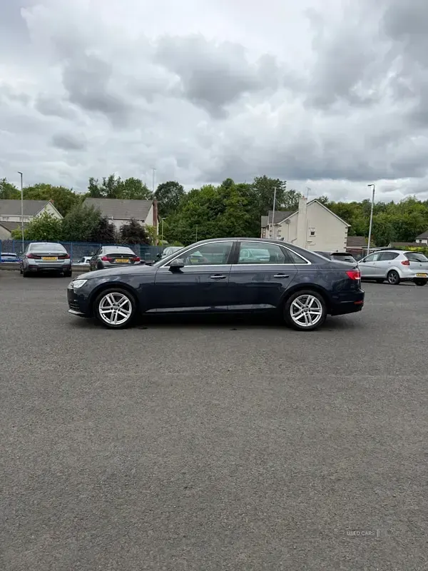 Used Audi A4 Comfort 147 HP (108 kW) 2016 Blue Sedan
