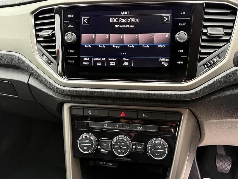 Used VW T-Roc SE 115 HP (84 kW) 2020 White SUV