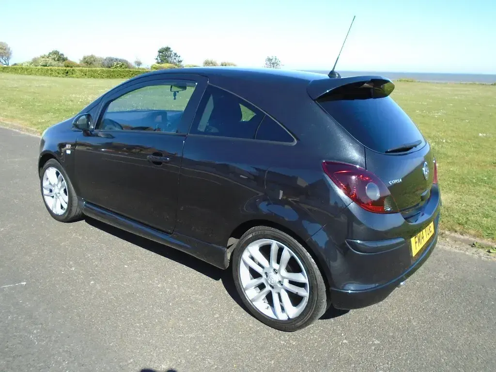 Begagnad Vauxhall Corsa Edition 2014 Svart Halvkombi