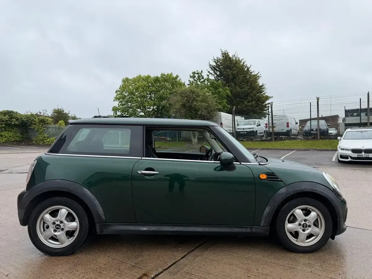 Used Mini ONE Hatch 98 HP (72 kW) 2011 Green Hatchback