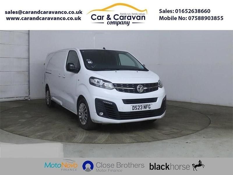 Used Vauxhall Vivaro S 100 HP (73 kW) 2023 White MPV