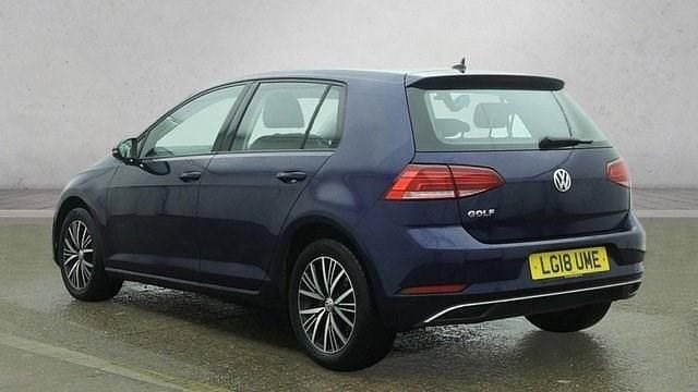 Used VW Golf VII SE 125 HP (91 kW) 2018 Blue Hatchback