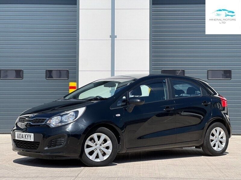 Black Used 2014 Kia Rio 2 Hatchback | £3,988 (Good price) - Image 1/4