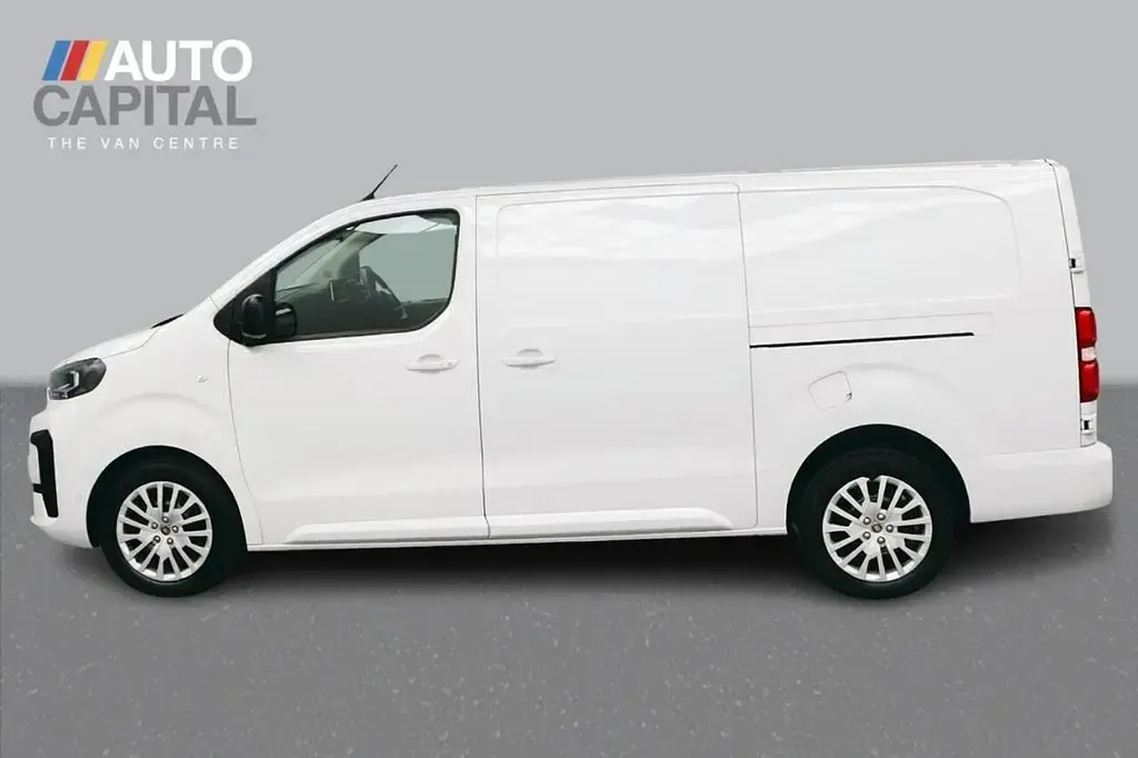 Used Citroën Dispatch 120 HP (88 kW) 2024 White MPV