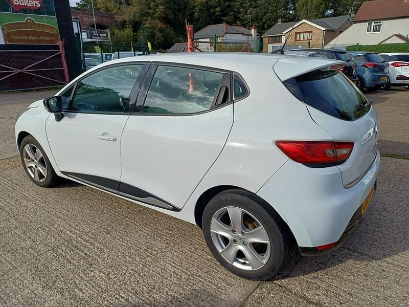 White Used 2014 Renault Clio IV Dynamique Hatchback | £3,595 (Super price) - Image 1/4