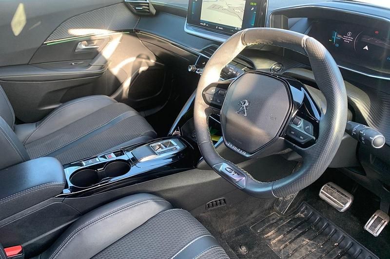 Used Peugeot 2008 GTi 100 kW (136 HP) 2023 White SUV