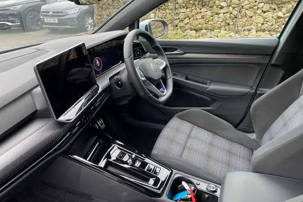 Used VW Golf VIII 272 HP (200 kW) 2025