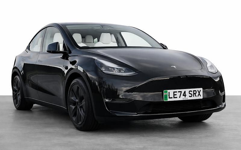 Used 2025 Tesla Model Y Long Range AWD SUV | £38,995 - Image 1/4