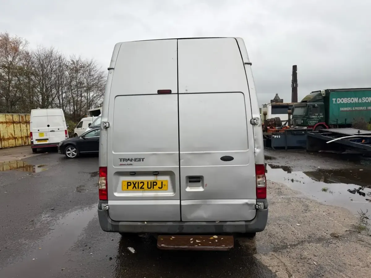 Begagnad Ford Transit 100 HK (73 kW) 2012 Silver Van