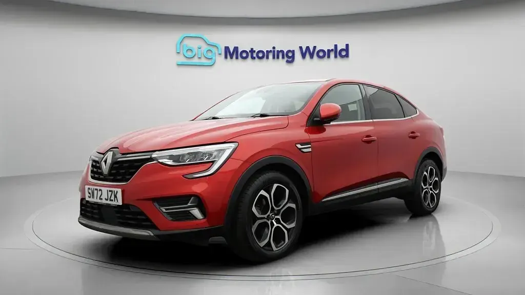 Begagnad Renault Arkana Techno 145 HK (106 kW) 2023 Röd SUV