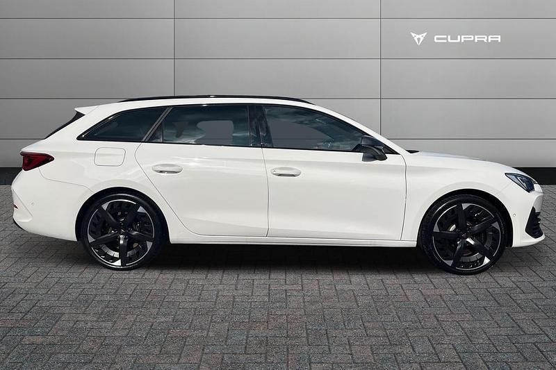 Used Cupra Leon VZ3 241 HP (177 kW) 2025 White Estate