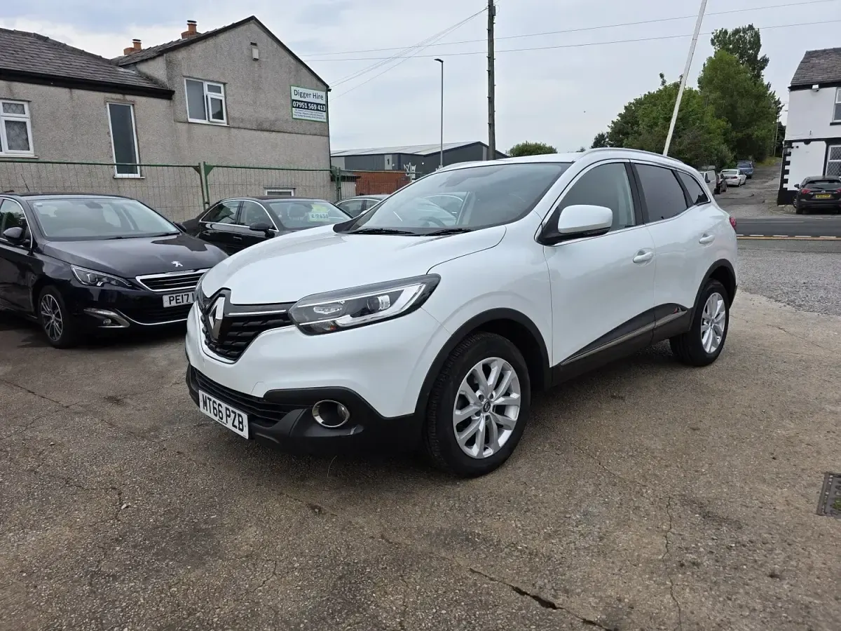 Used Renault Kadjar Dynamique 110 HP (80 kW) 2016 White SUV