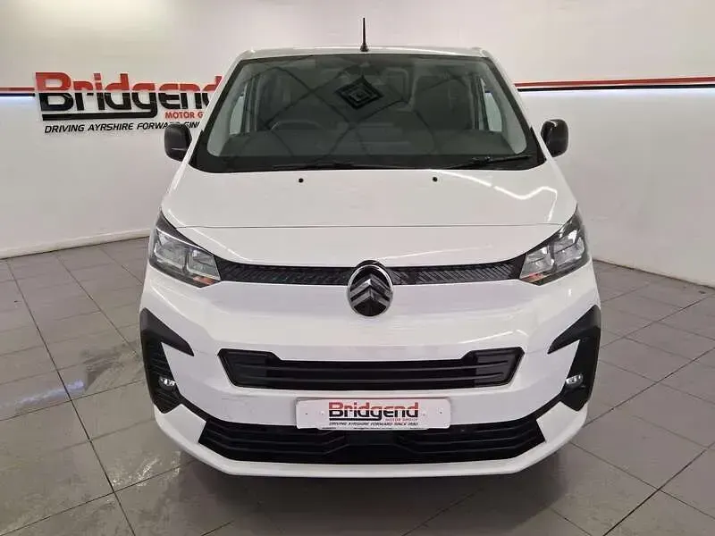 Used Citroën Dispatch 120 HP (88 kW) 2024 White MPV
