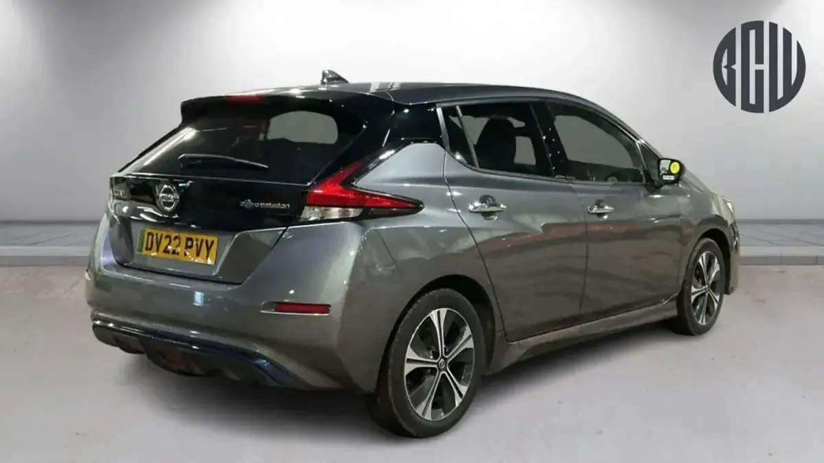 Used Nissan Leaf N-Connecta 110 kW (150 HP) 2022 Grey Hatchback