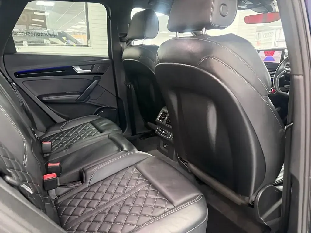 Begagnad Audi Q5 Comfort 2022 Blå SUV