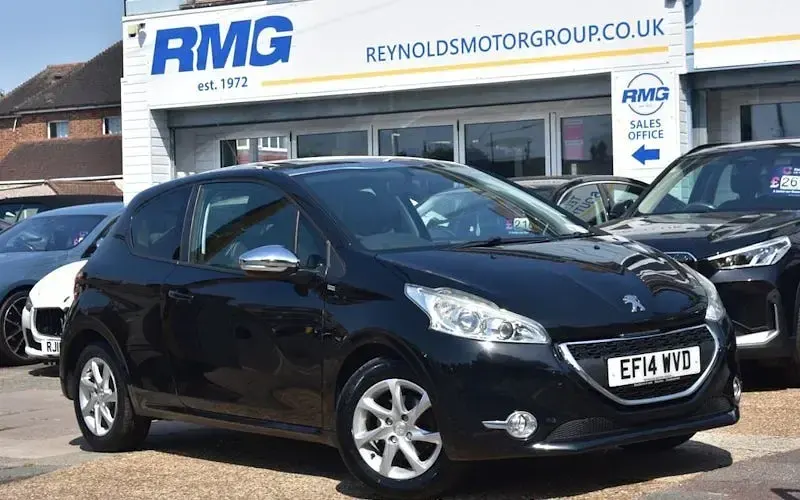 Used Peugeot 208 Style 82 HP (60 kW) 2014 Hatchback