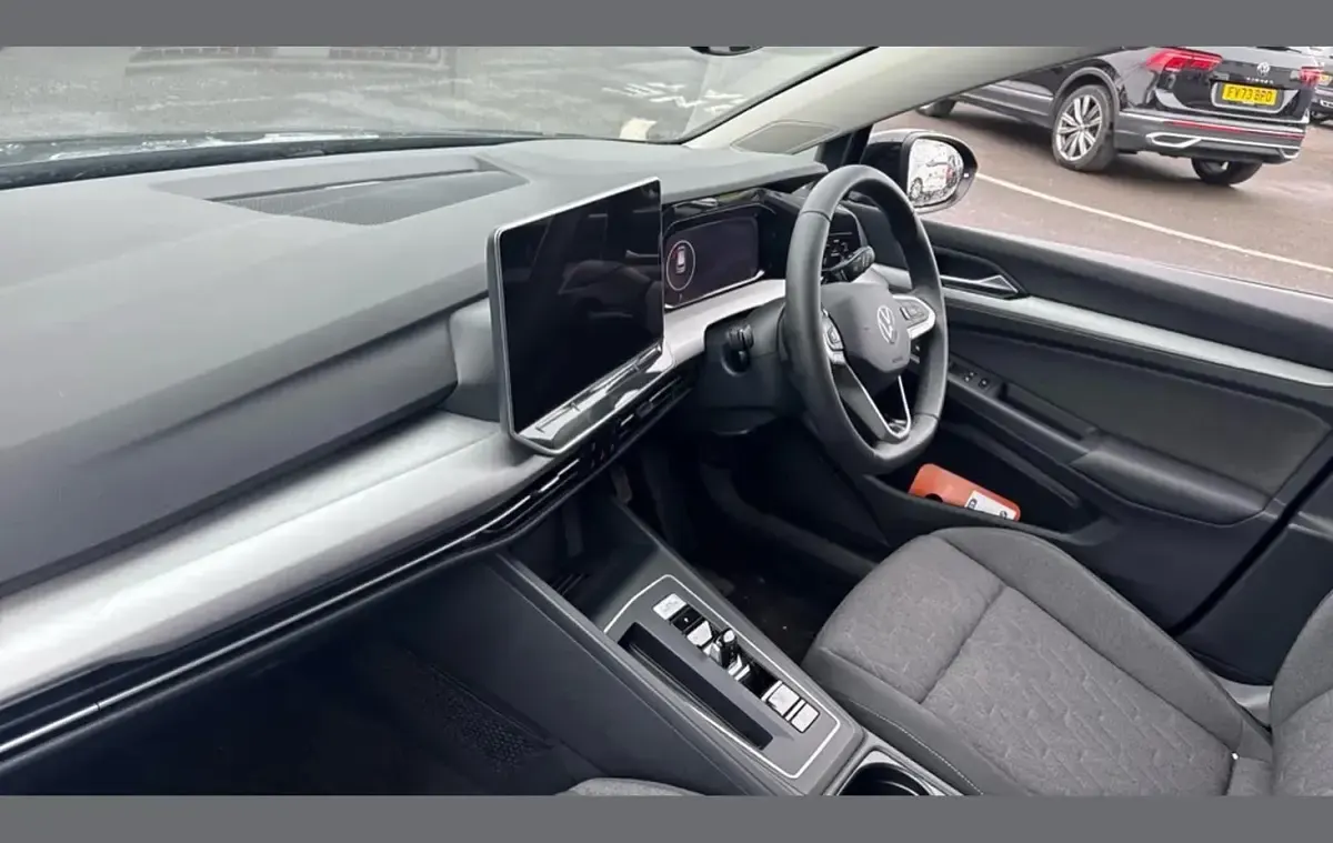 Używany VW Golf VIII Match 200 KM (147 kW) 2025 Czarny Hatchback