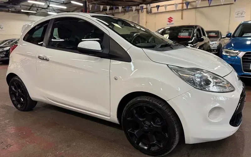 Usado Ford Ka Metall 69 HP (50 kW) 2015 Citadino