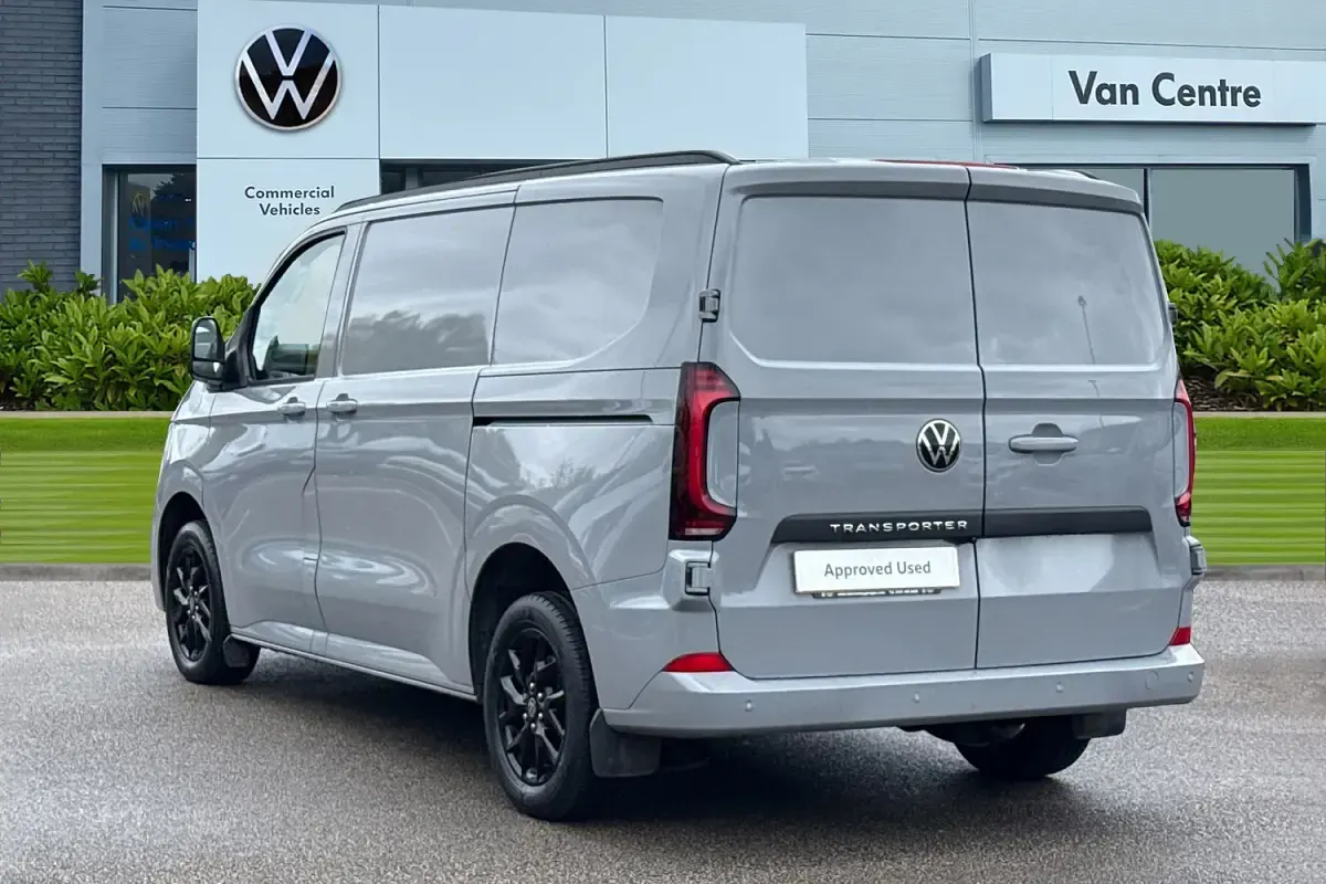 Begagnad VW Transporter Pro 2025 Grå Van