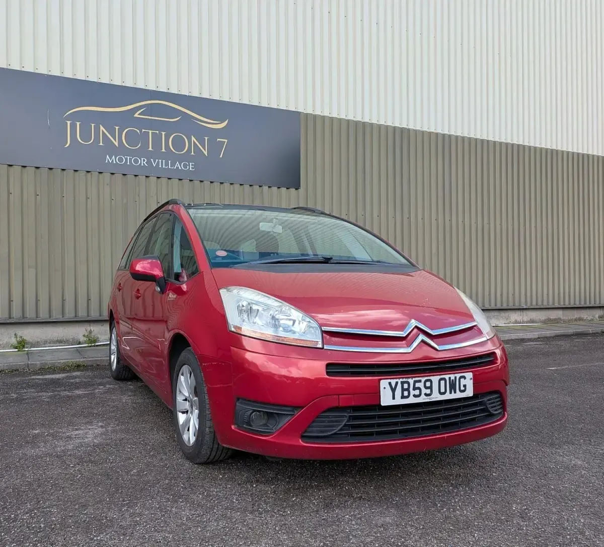 Used Citroën Grand C4 Picasso VTR Sport 110 HP (80 kW) 2010 Red MPV