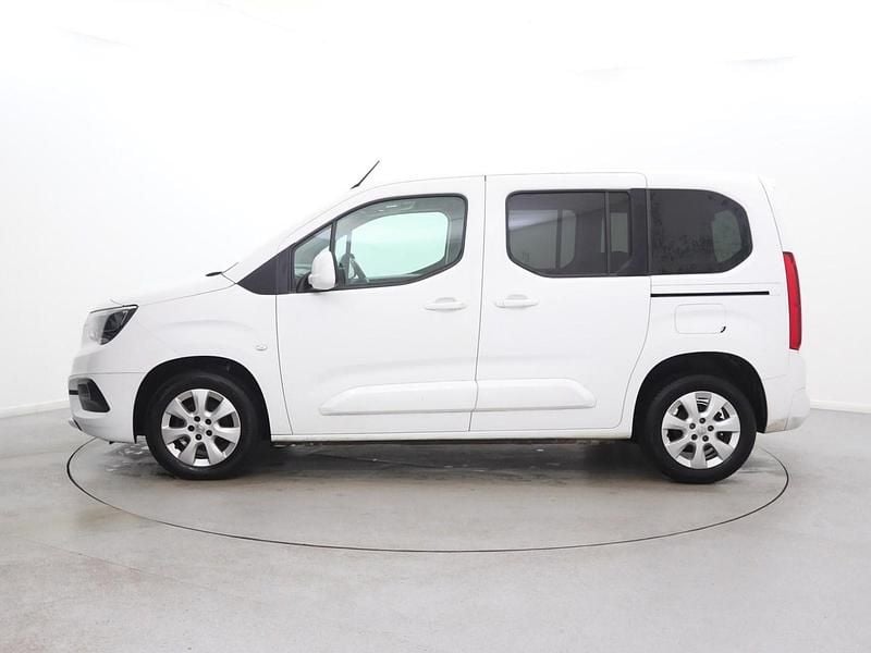 Second-hand Vauxhall Combo 100 CP (73 kW) 2021 Alb Monovolum
